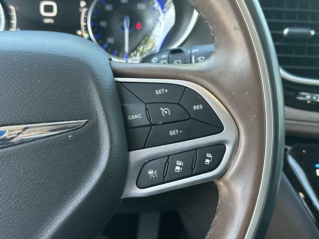 Used 2018 Chrysler Pacifica Limited w/ Advanced Safetytec Group FWD image 31