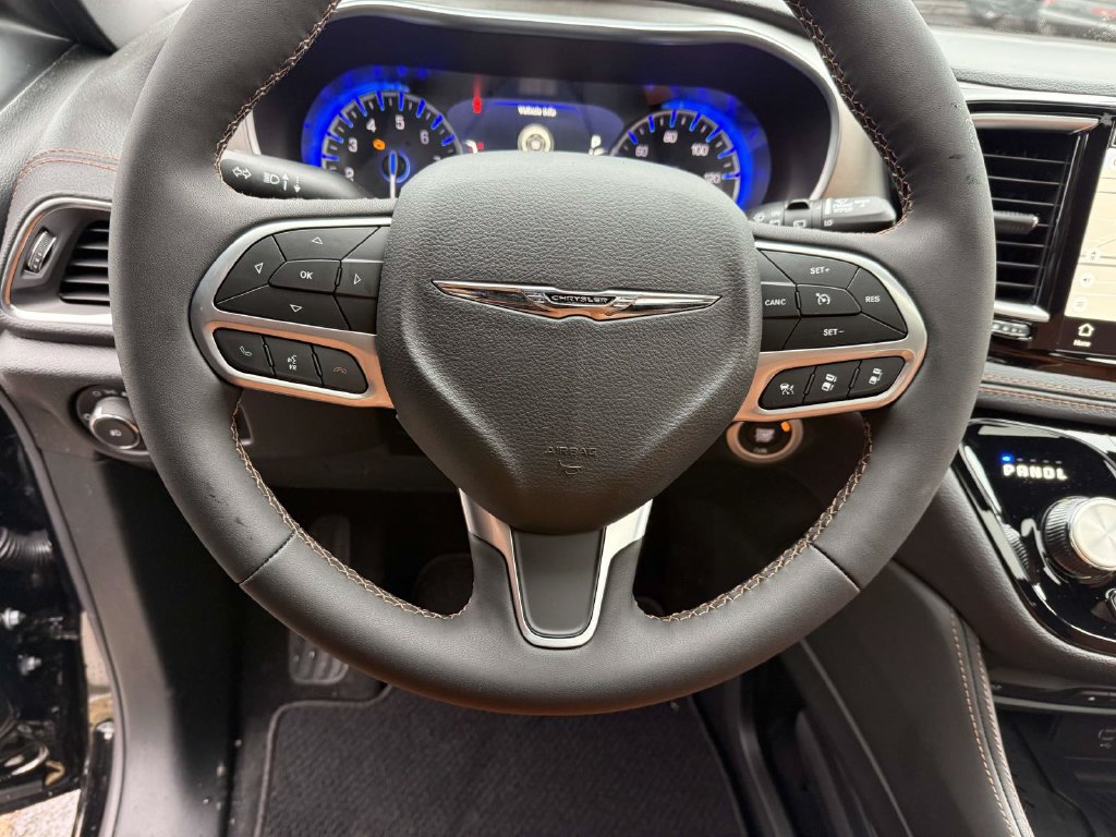 New 2026 Chrysler Pacifica Pinnacle AWD/4WD image 21