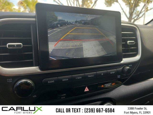 Used 2020 Hyundai Venue SE FWD image 29
