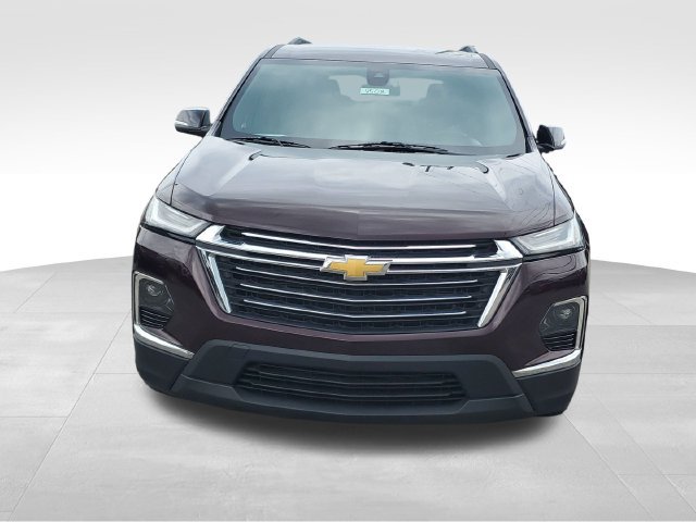 Used 2023 Chevrolet Traverse LT FWD image 2