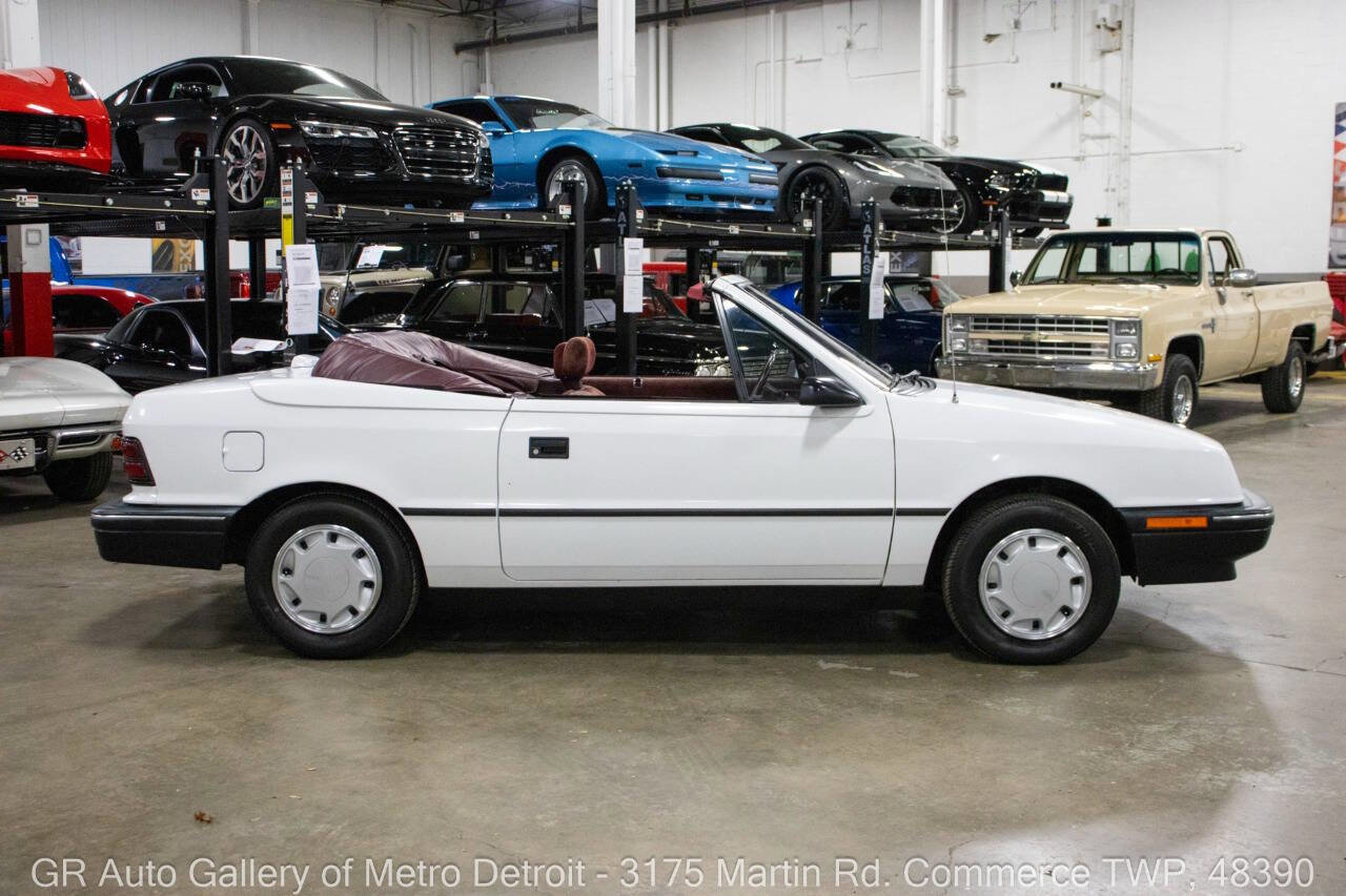 Used 1991 Dodge Shadow Convertible image 9