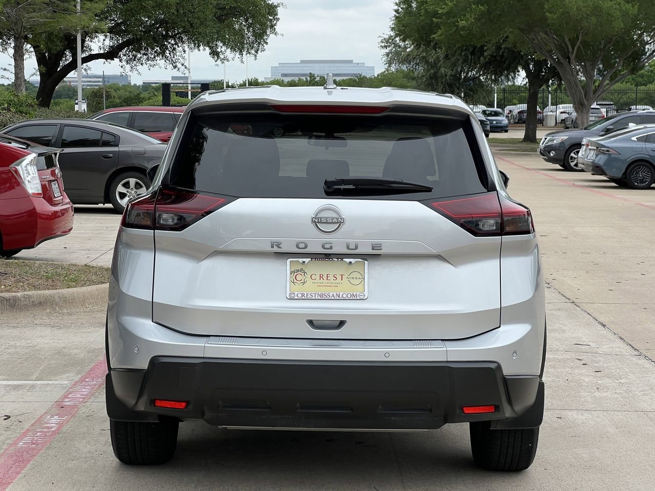 Certified 2025 Nissan Rogue SV FWD image 4