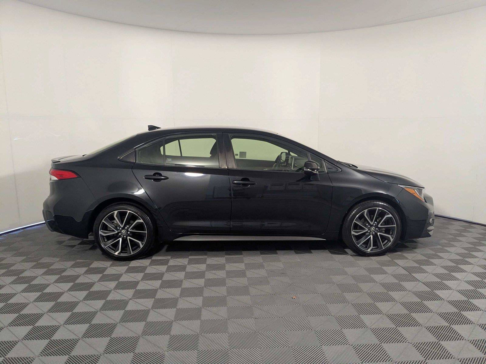 Used 2021 Toyota Corolla SE FWD image 4