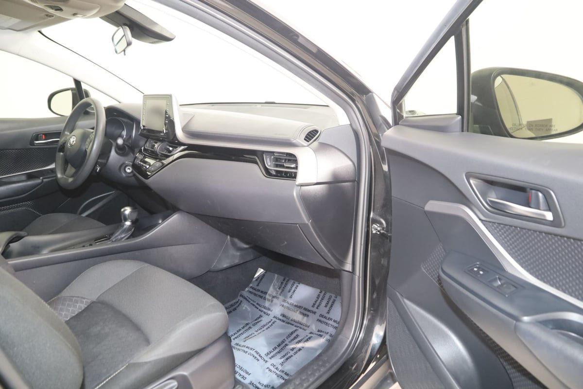 Used 2021 Toyota C-HR LE FWD image 36