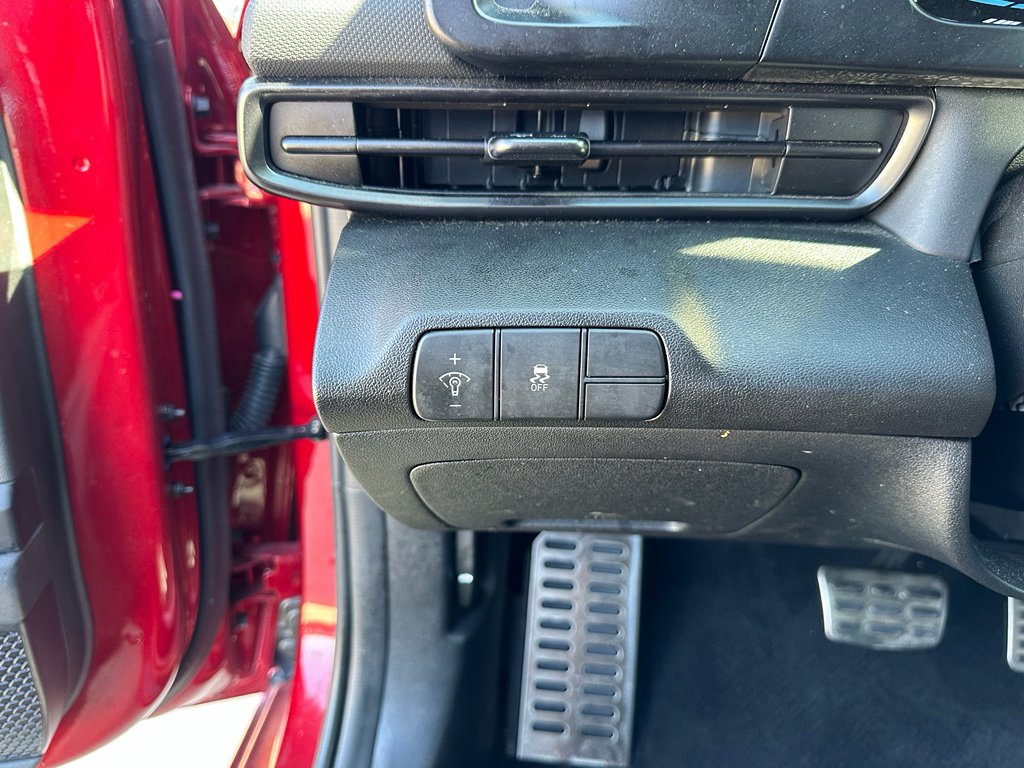 Used 2025 Hyundai Elantra Sport image 17