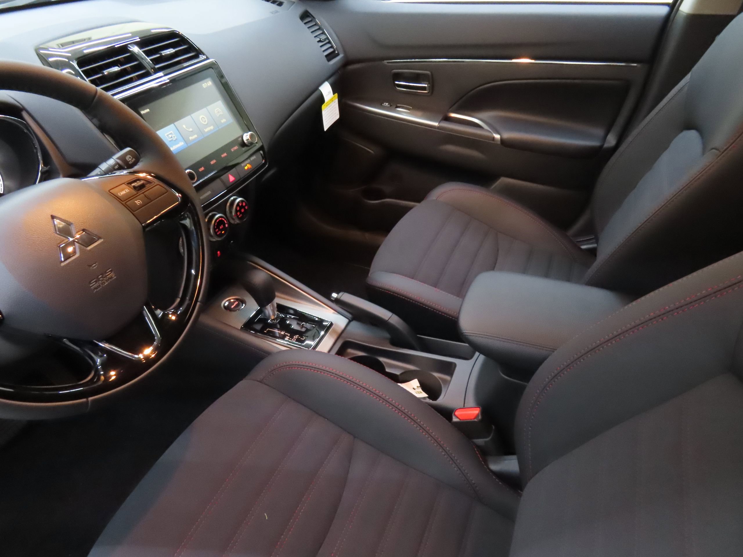 New 2025 Mitsubishi Outlander Sport SE image 18