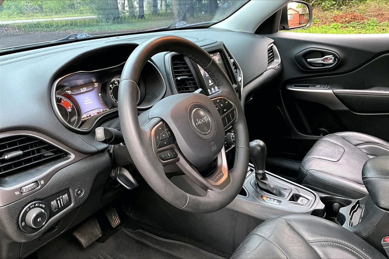 Used 2021 Jeep Cherokee Latitude Lux w/ Comfort/Convenience Group FWD image 14