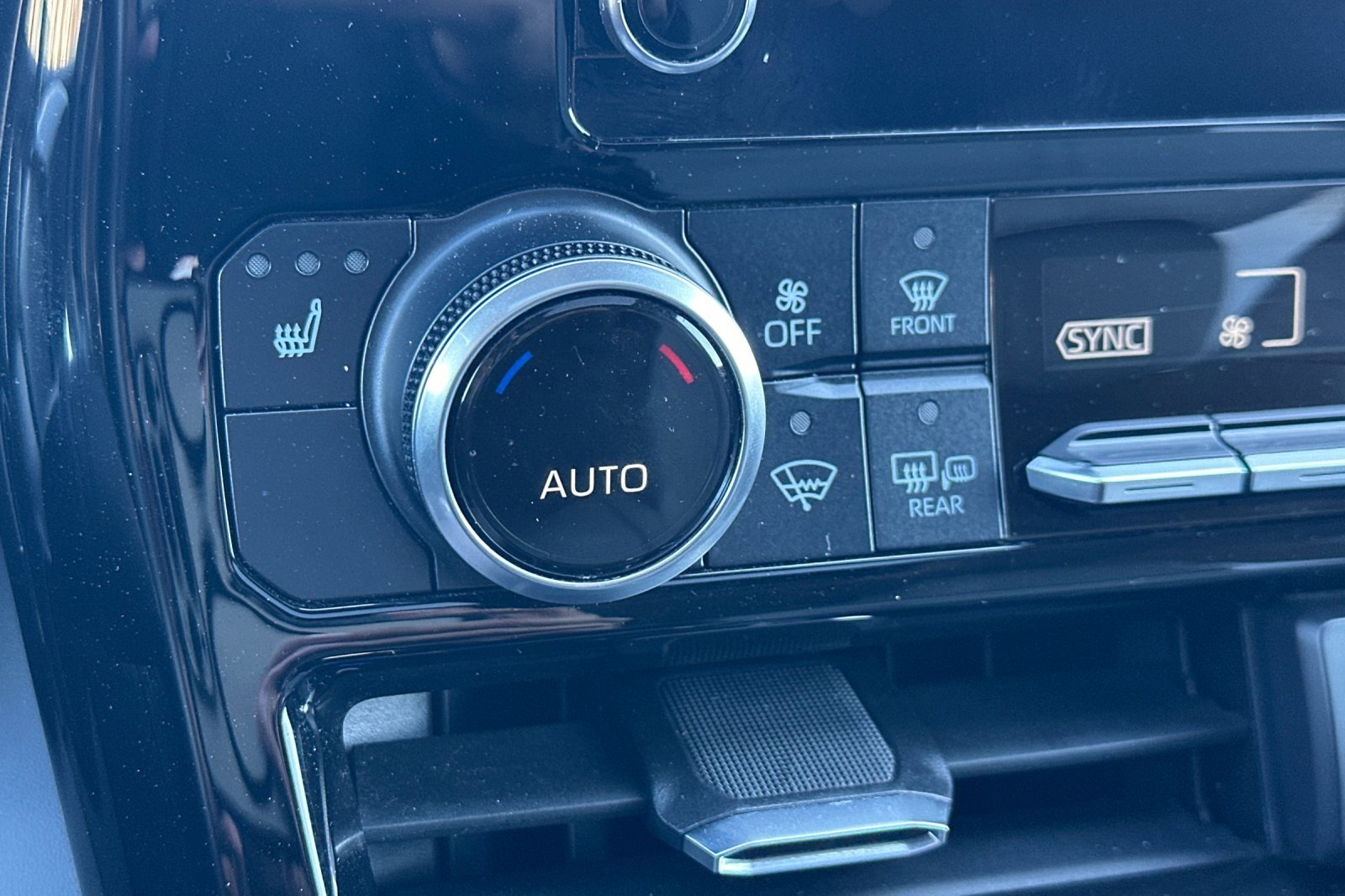 Used 2023 Toyota Highlander XLE image 31