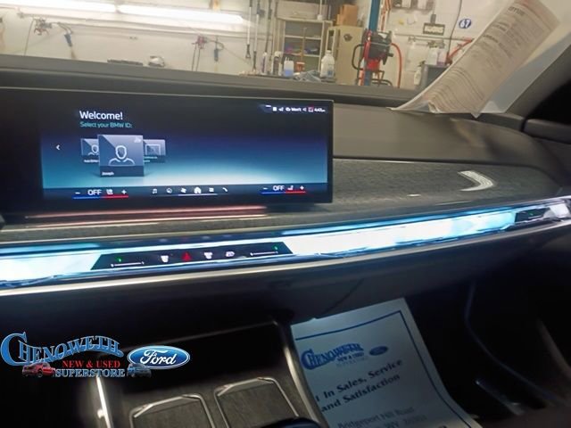 Used 2023 BMW 740i w/ Parking Assistance Package image 12