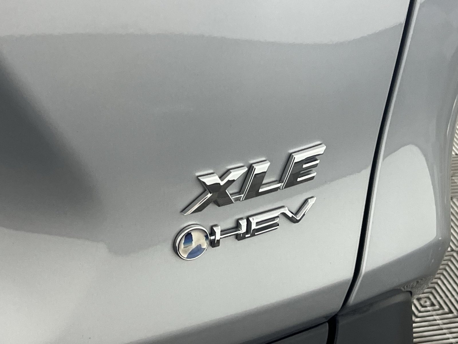 Used 2025 Toyota RAV4 XLE AWD/4WD image 26