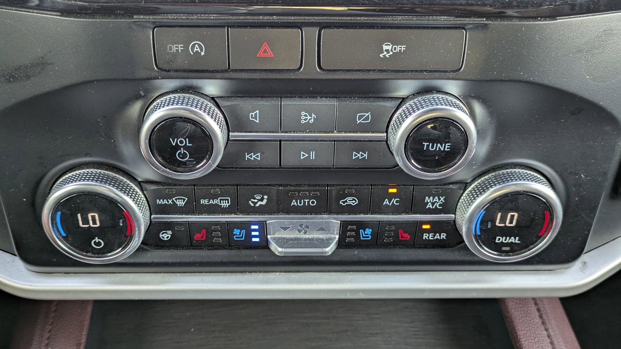 Used 2024 Ford Expedition Limited image 25