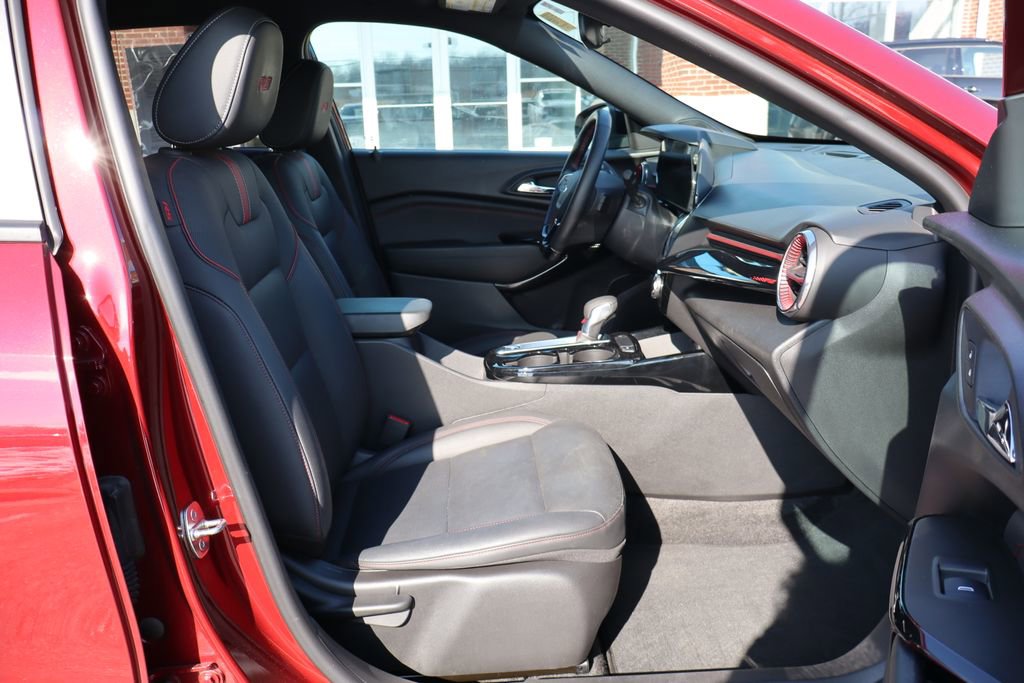 Used 2024 Chevrolet Trax RS w/ Driver Confidence Package image 40