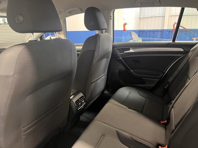 Used 2019 Volkswagen e-Golf SE w/ Driver Assistance Package image 18