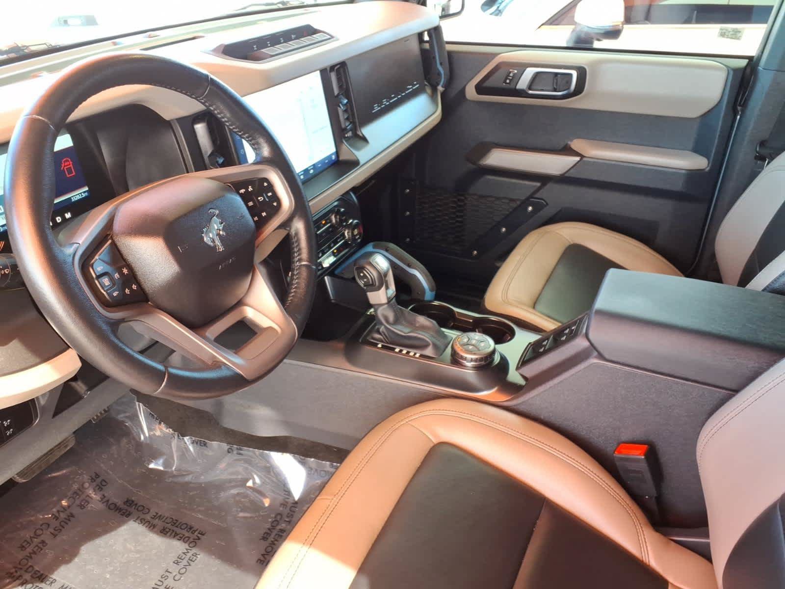 Used 2023 Ford Bronco Wildtrak AWD/4WD image 14