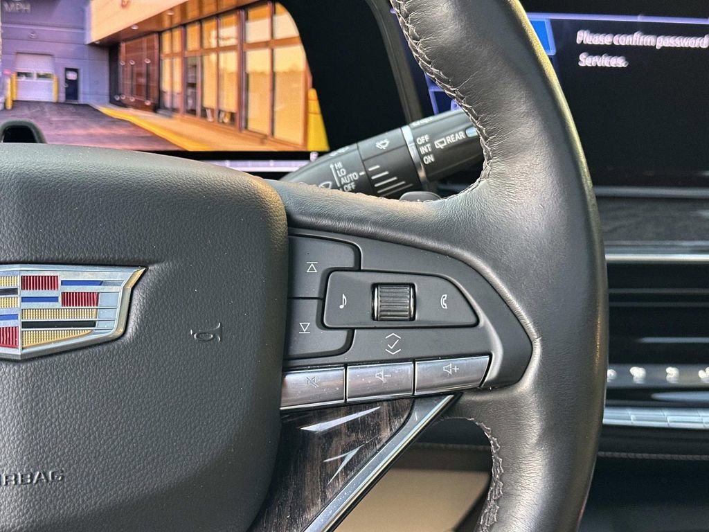 Used 2022 Cadillac Escalade Premium Luxury AWD/4WD image 19