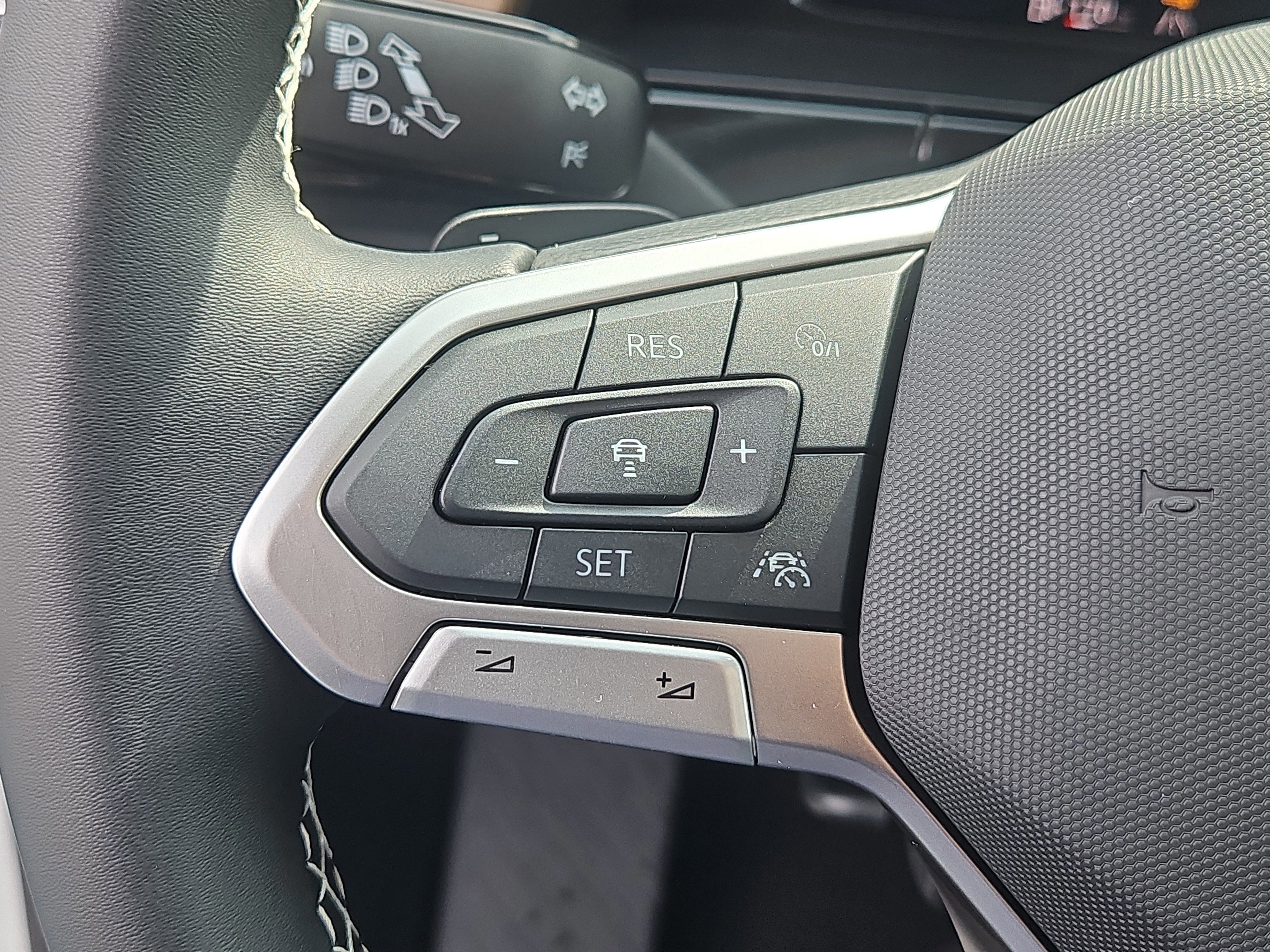 New 2026 Volkswagen Atlas SE image 15