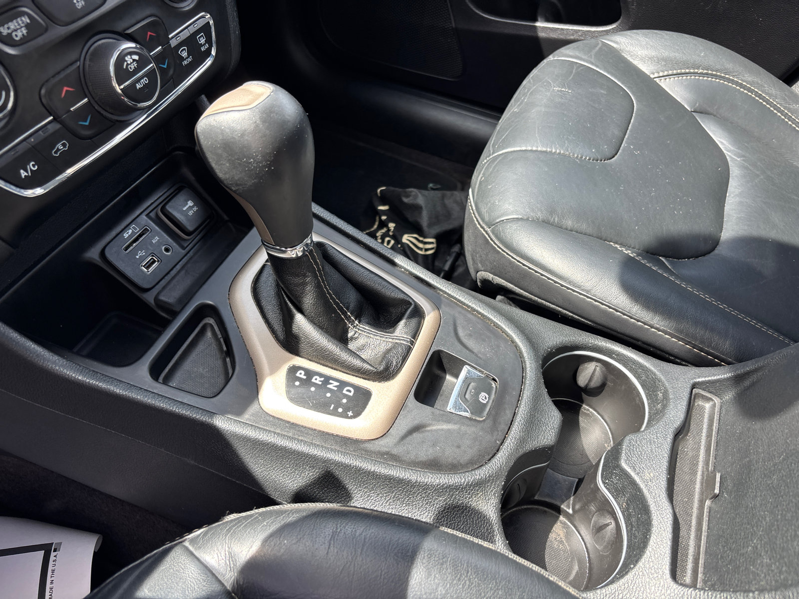 Used 2016 Jeep Cherokee Limited FWD image 21