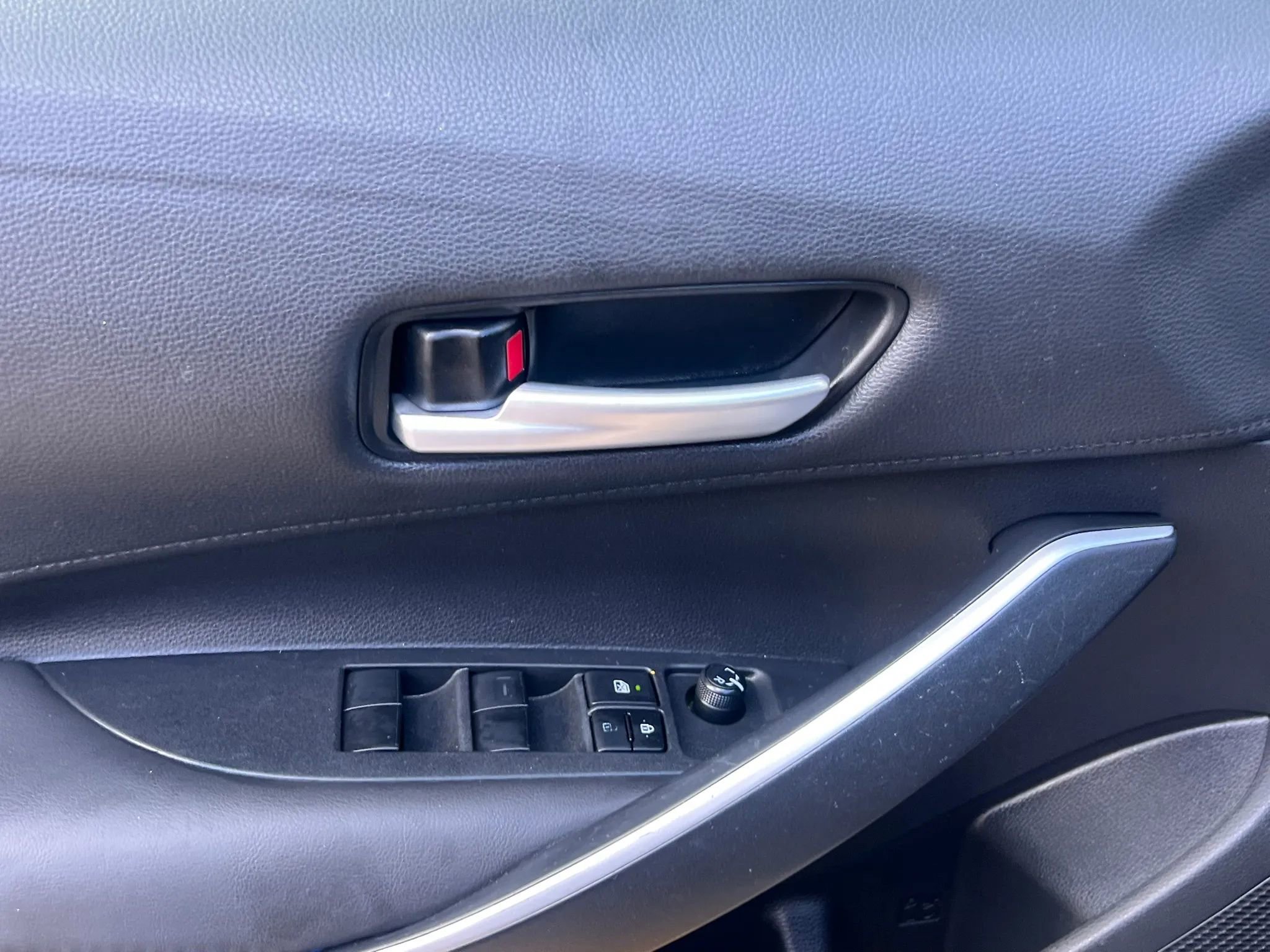 Used 2020 Toyota Corolla SE FWD image 11