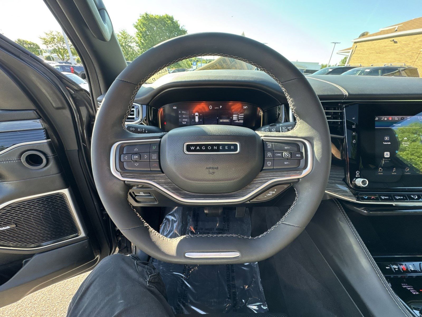 Used 2022 Jeep Wagoneer Series III w/ Premium Group I AWD/4WD image 16
