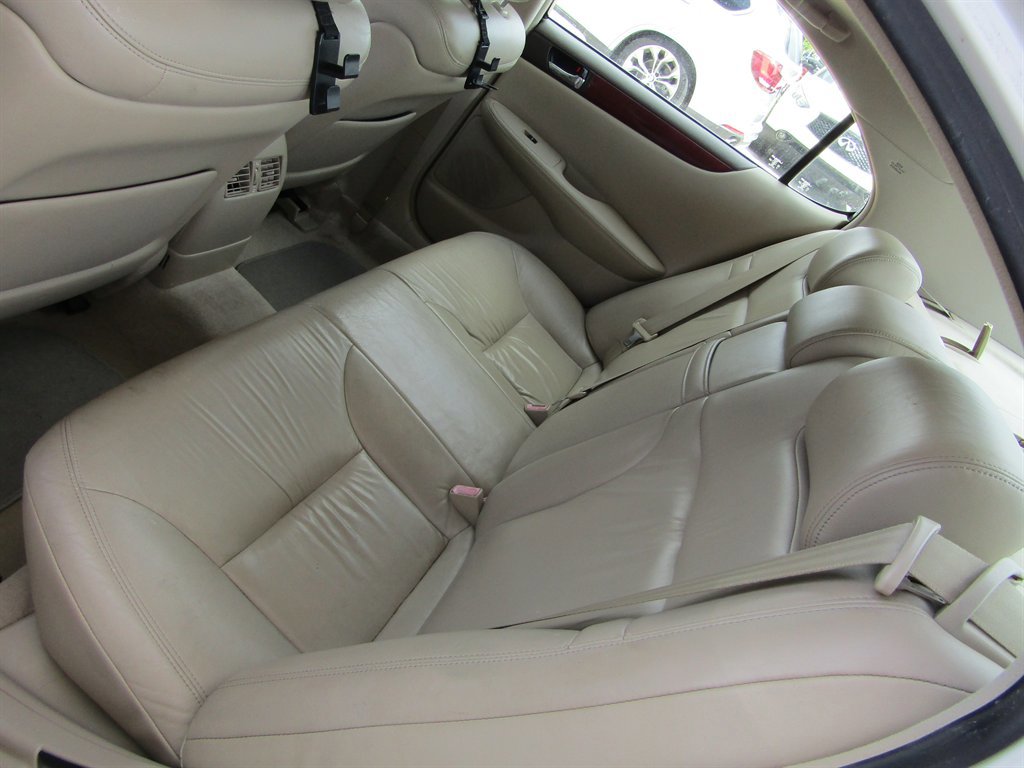 Used 2003 Lexus ES 330 image 7