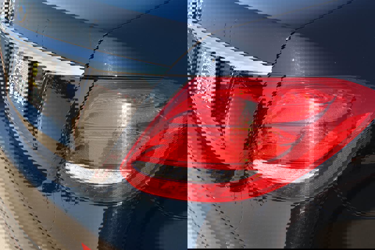 Used 2018 Mercedes-Benz E 300 image 13