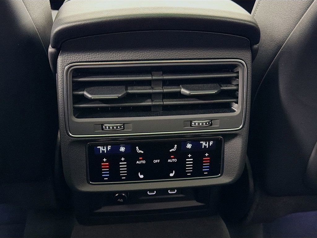 Used 2023 Audi Q8 Prestige image 28