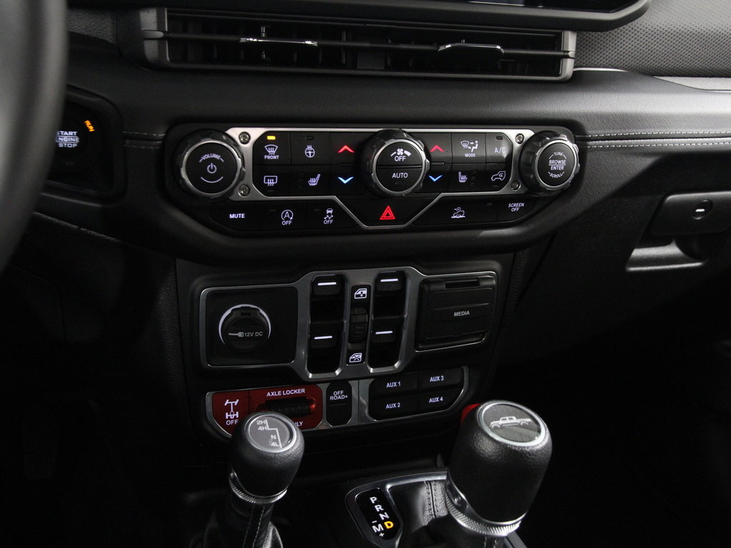 Used 2025 Jeep Gladiator Mojave w/ Convenience Group image 14