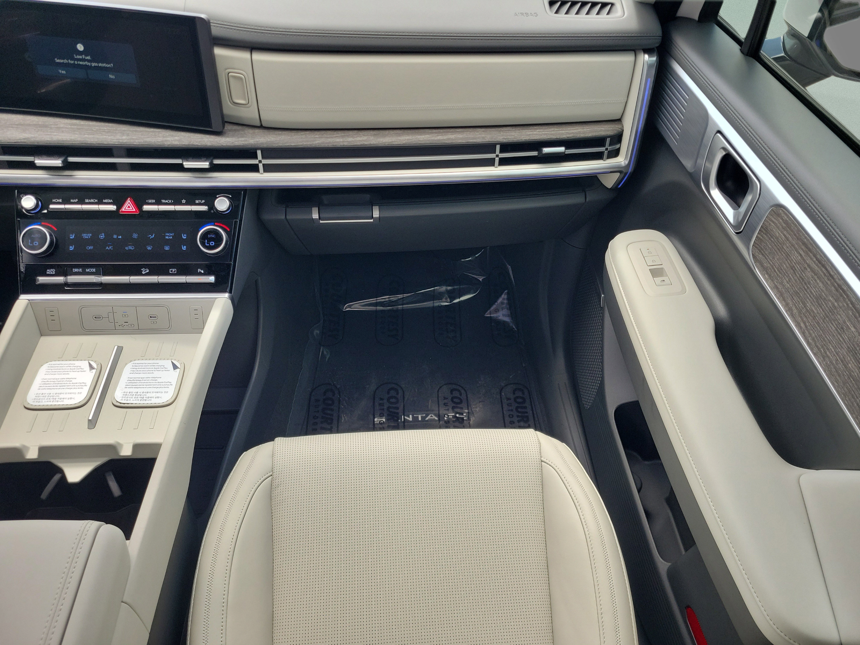 New 2026 Hyundai Santa Fe Calligraphy FWD image 13
