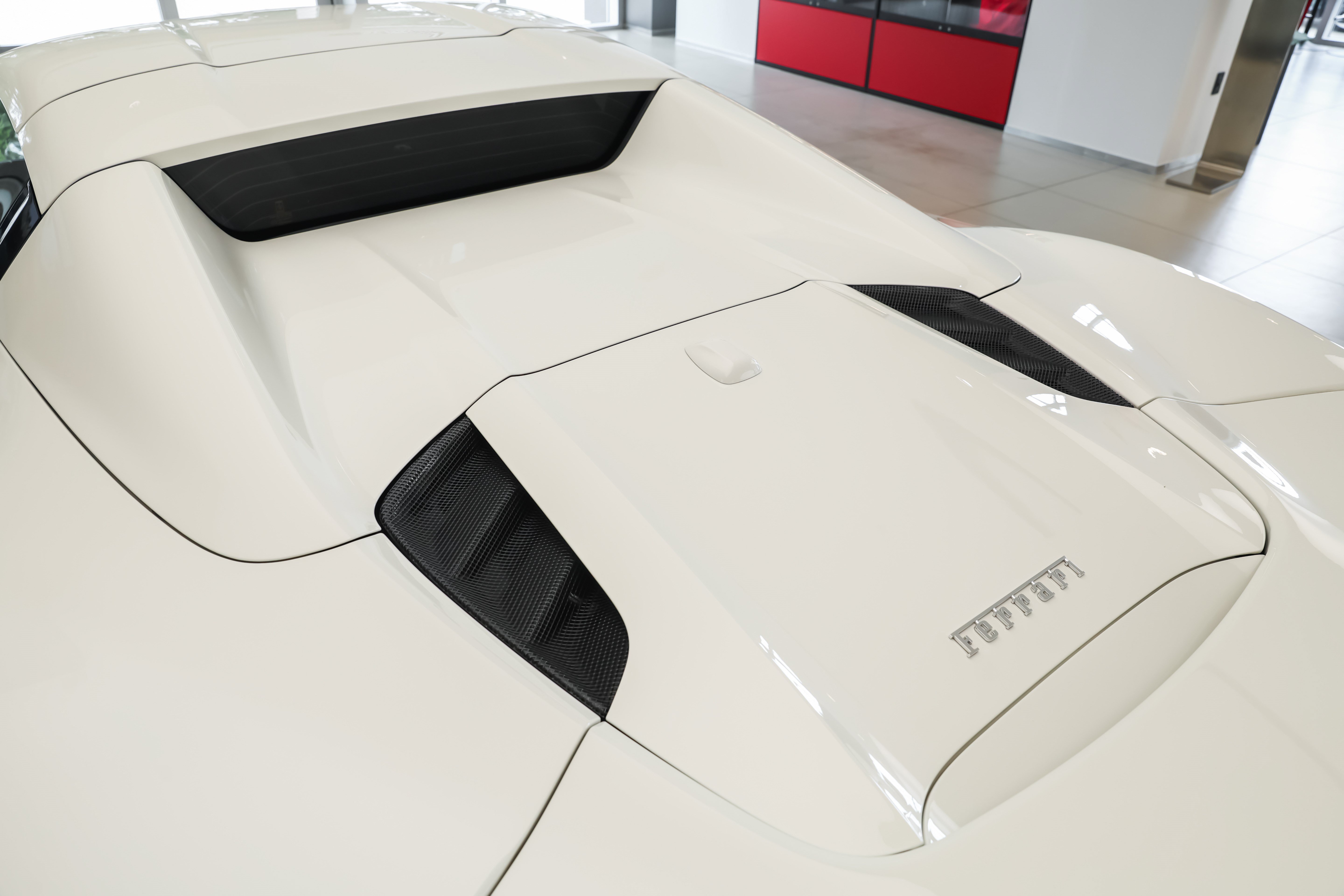Used 2018 Ferrari 488 Spider RWD image 36