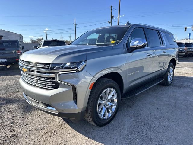 Used 2024 Chevrolet Suburban Premier image 3