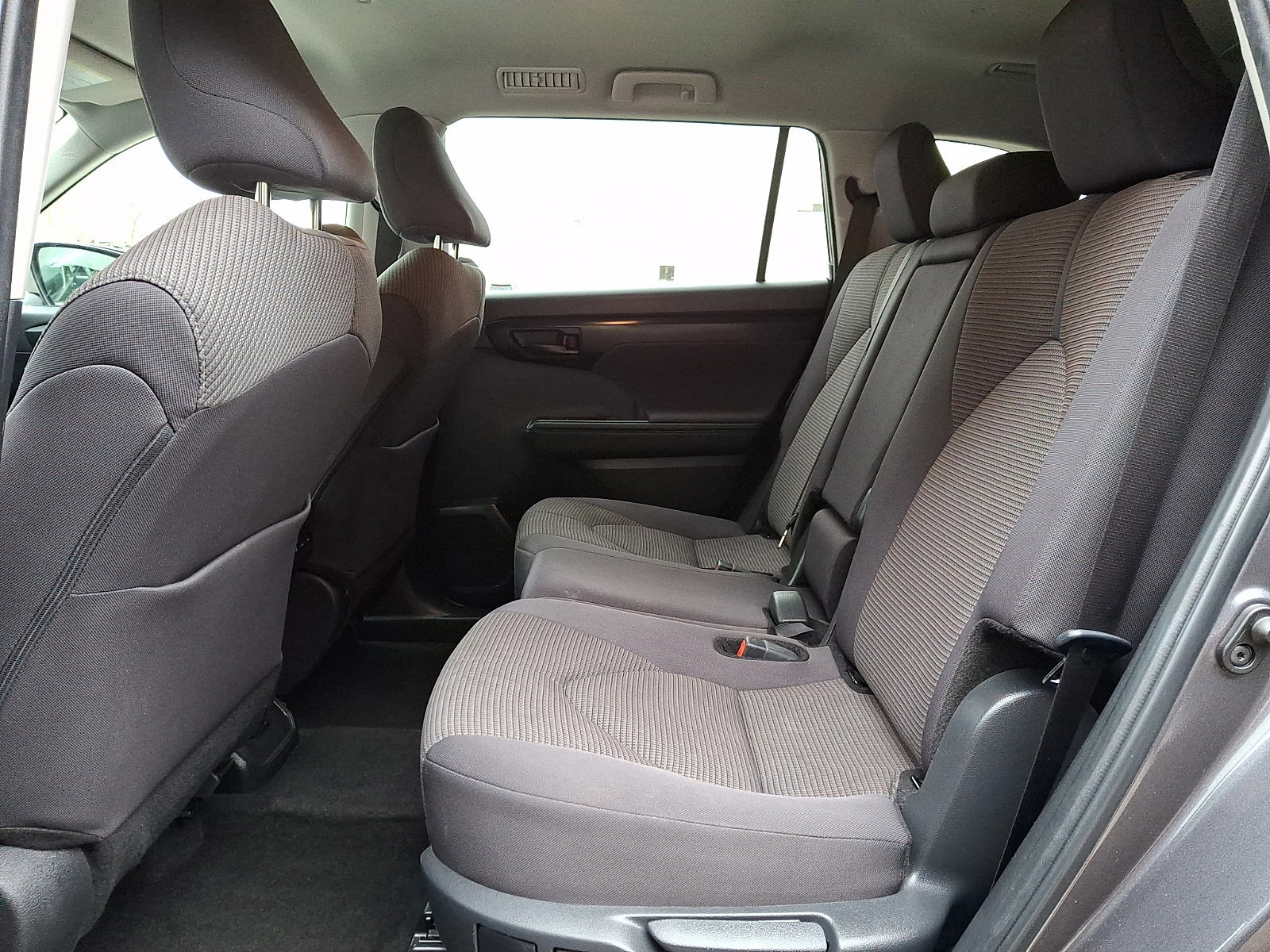 Used 2024 Toyota Highlander LE image 10