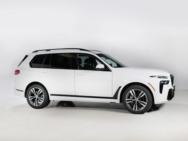 Used 2026 BMW X7 xDrive40i w/ M Sport Package AWD/4WD image 8