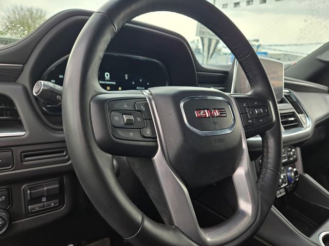 Used 2024 GMC Yukon SLT w/ SLT Luxury Package image 16