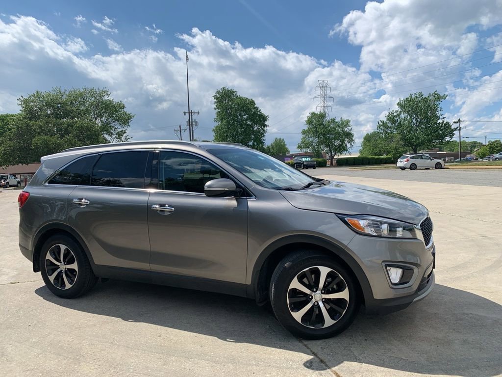 Used 2016 Kia Sorento EX w/ EX Premium Package image 4