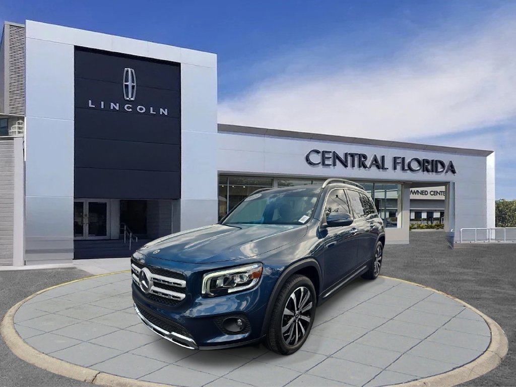 Used 2023 Mercedes-Benz GLB 250 4MATIC w/ Premium Package image 9