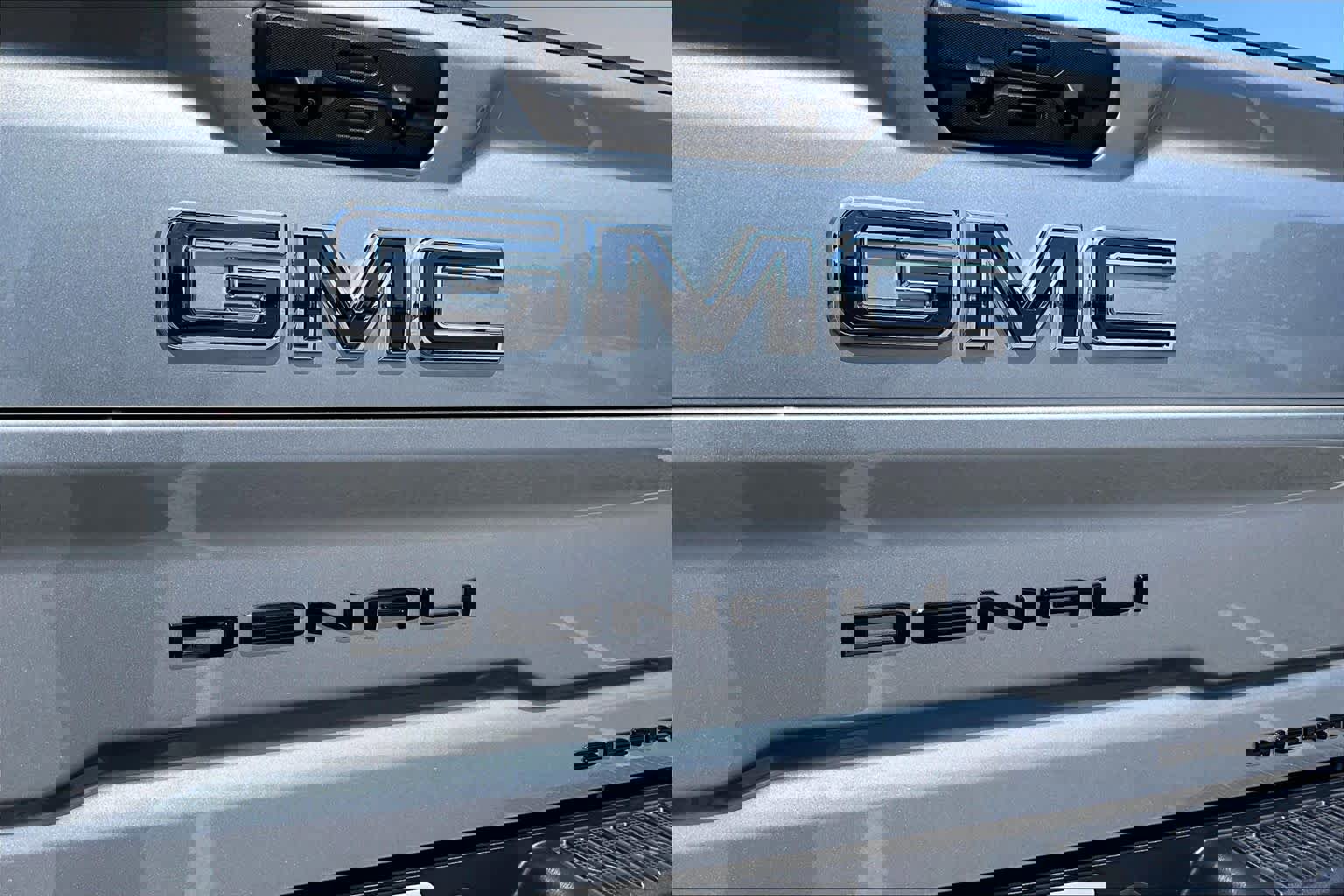 Used 2025 GMC Sierra 2500 Denali Ultimate AWD/4WD image 10