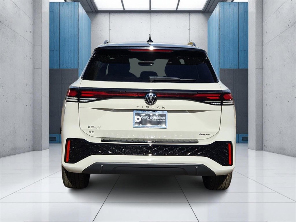 New 2025 Volkswagen Tiguan SE R-Line image 29