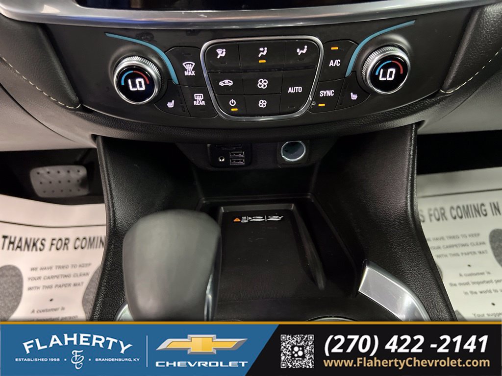 Used 2023 Chevrolet Traverse LT w/ LT Premium Package AWD/4WD image 32