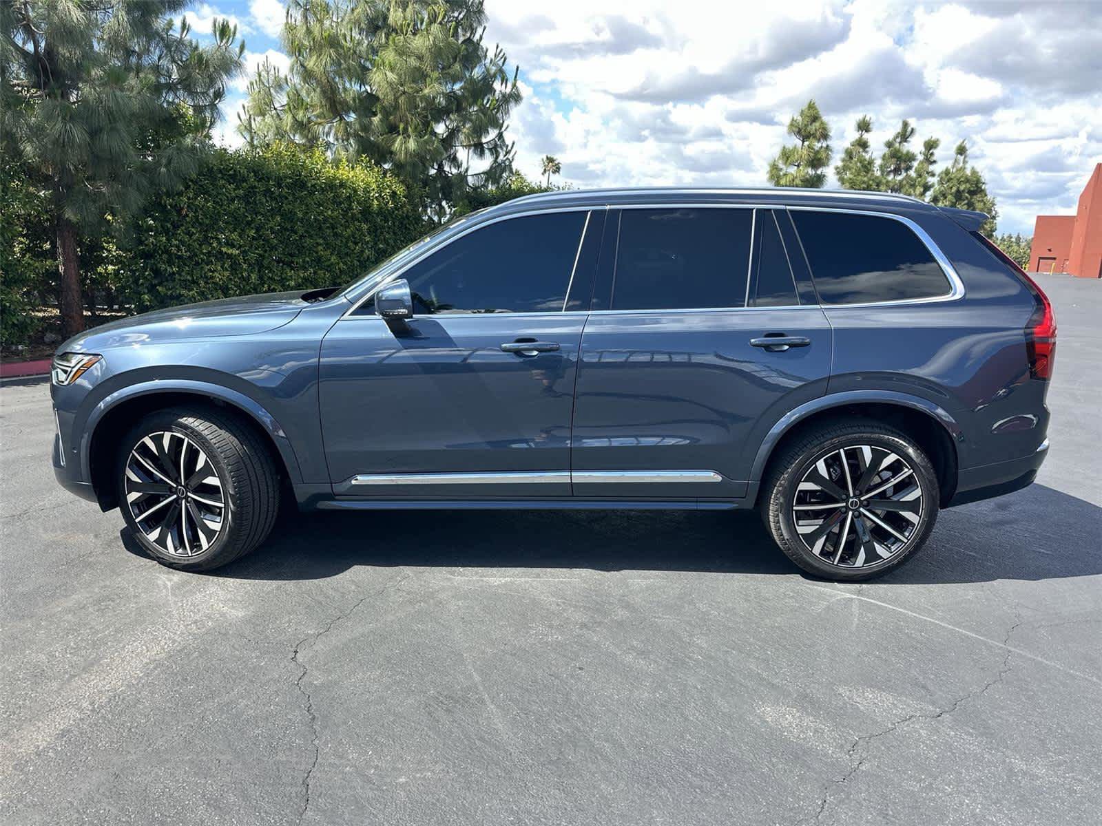 Used 2026 Volvo XC90 B6 Plus image 3
