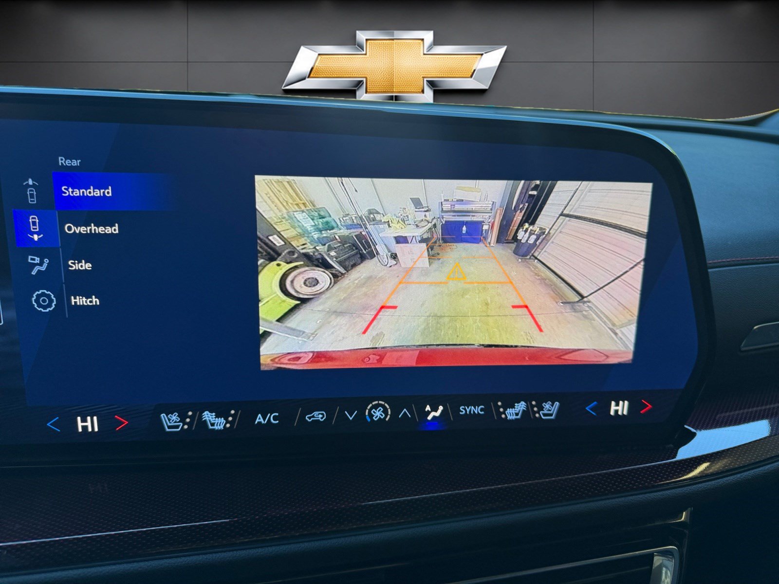 New 2027 Chevrolet Traverse RS w/ LPO, Floor Liner Package FWD image 29