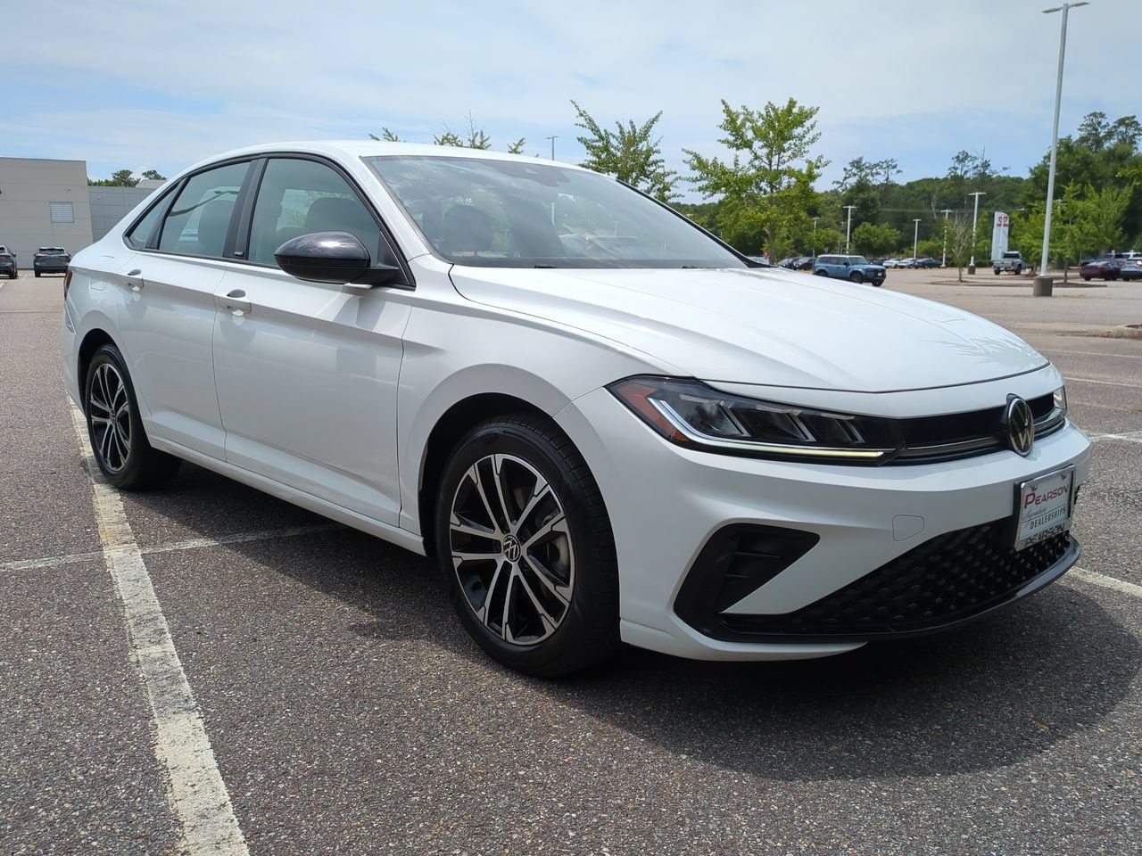 Used 2025 Volkswagen Jetta Sport FWD image 2
