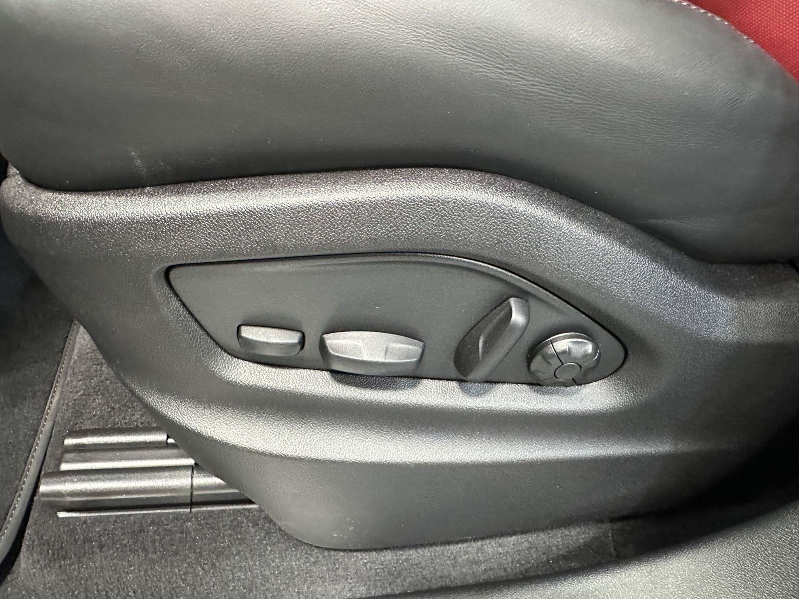 Certified 2026 Porsche Cayenne S AWD/4WD image 19