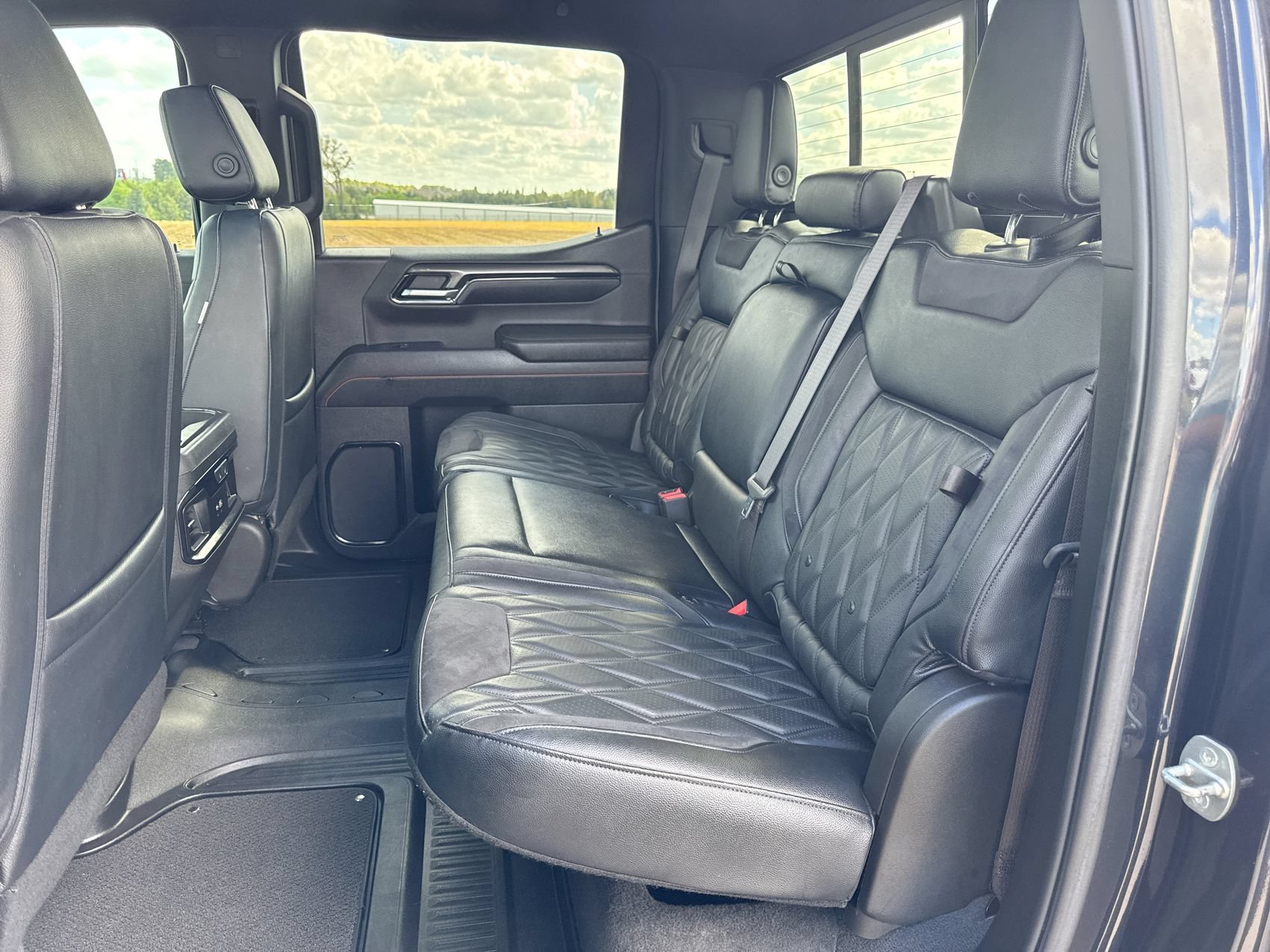Used 2023 GMC Sierra 1500 AT4 w/ AT4 Premium Package AWD/4WD image 22