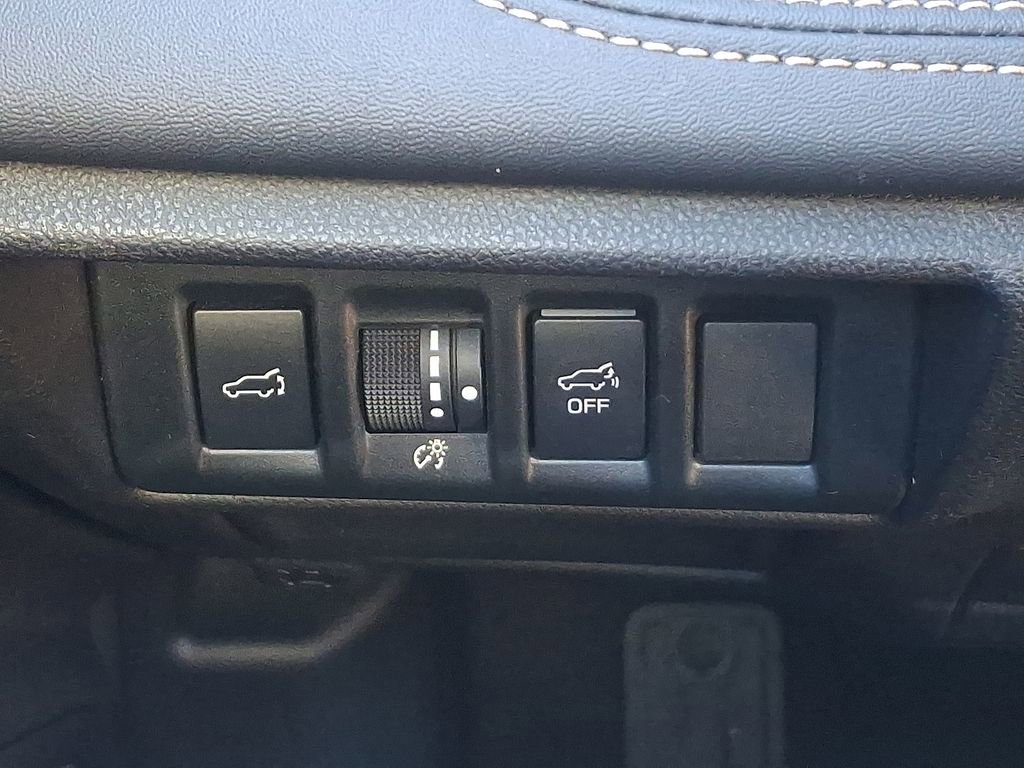 Used 2023 Subaru Outback Limited image 24