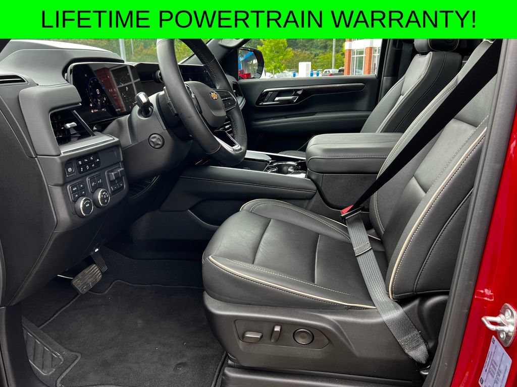 Used 2025 Chevrolet Tahoe Premier AWD/4WD image 18