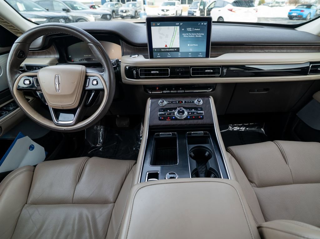 Used 2020 Lincoln Aviator Reserve w/ Equipment Group 202A image 17
