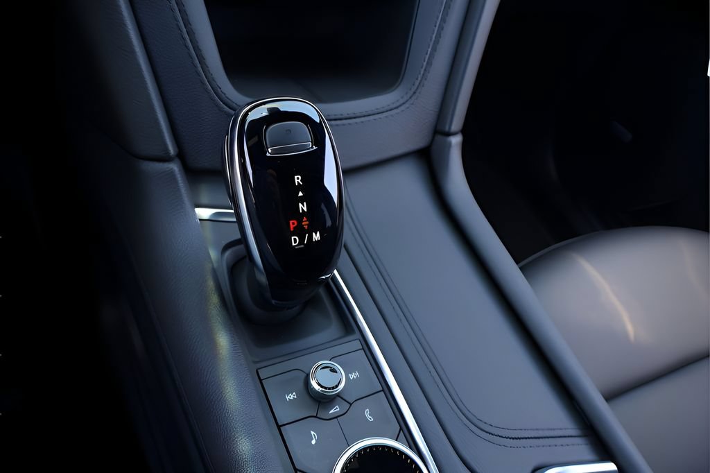 Certified 2026 Cadillac XT5 Luxury FWD image 25