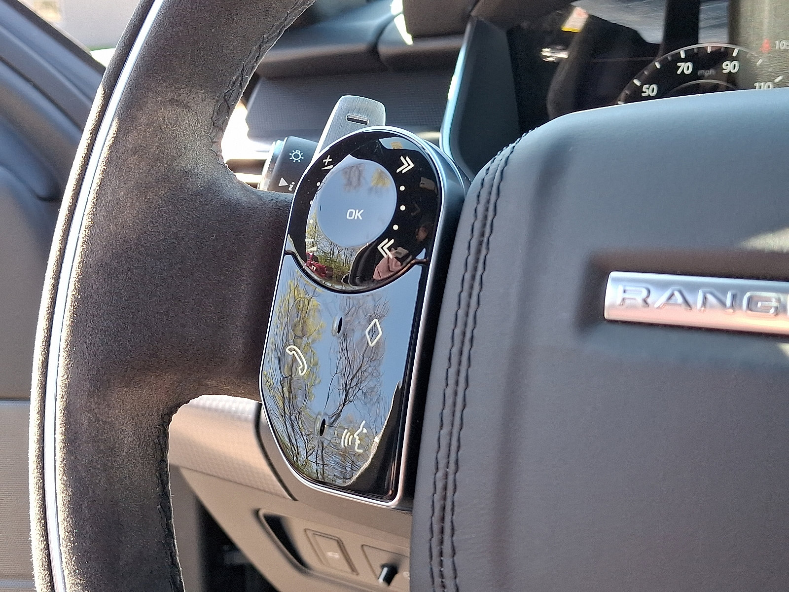 Used 2020 Land Rover Range Rover Sport HST image 21