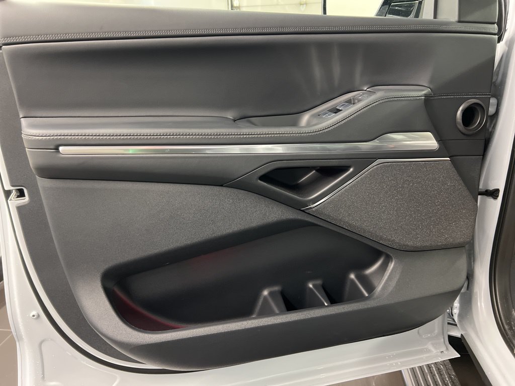 New 2026 Lincoln Navigator Reserve w/ Jet Appearance Package AWD/4WD image 32
