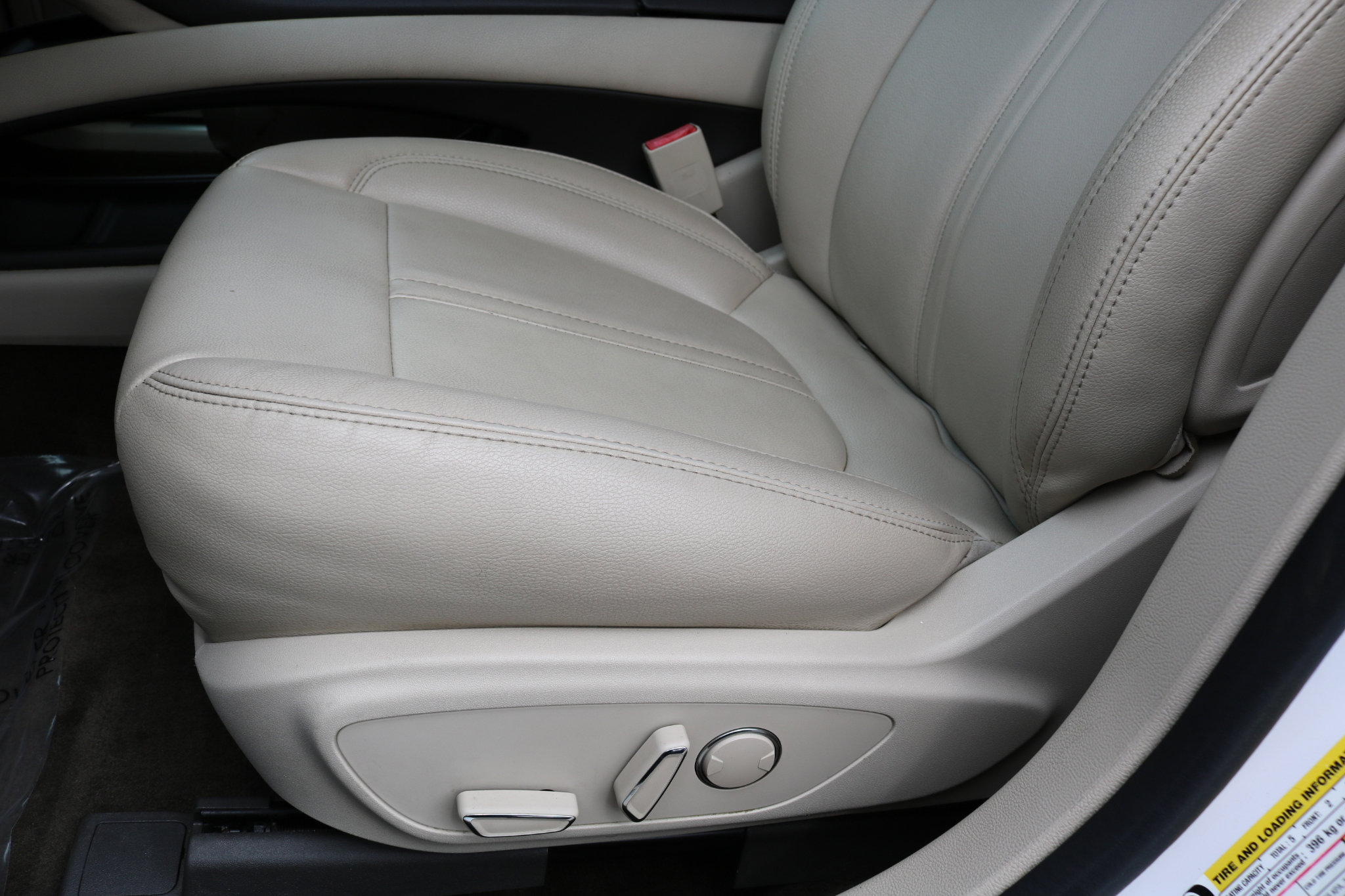 Used 2016 Lincoln MKZ image 18